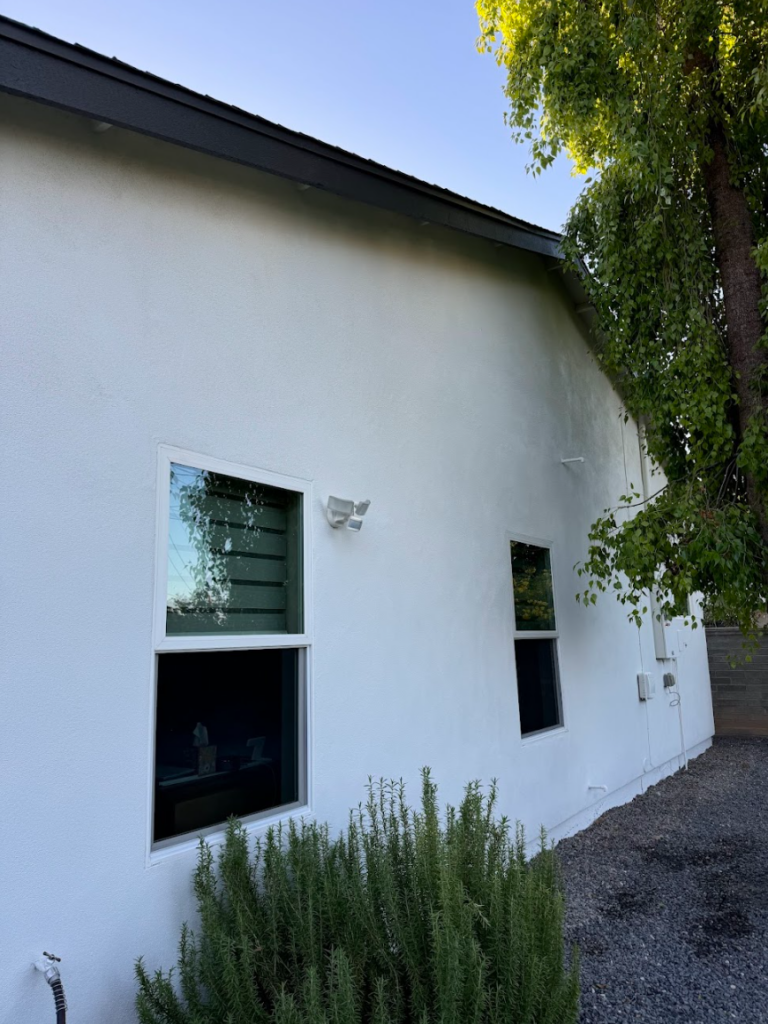 The exterior of a home that was painted by That 1 Painter Phoenix. 